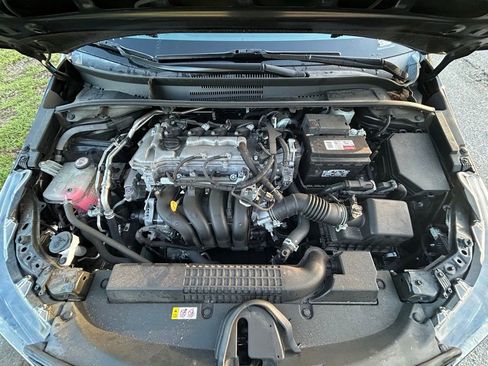 Used 2021 Toyota Corolla LE image 11