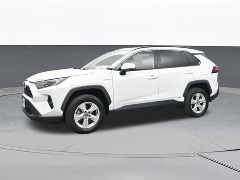 Used 2021 Toyota RAV4 XLE w/ Convenience Package image 6