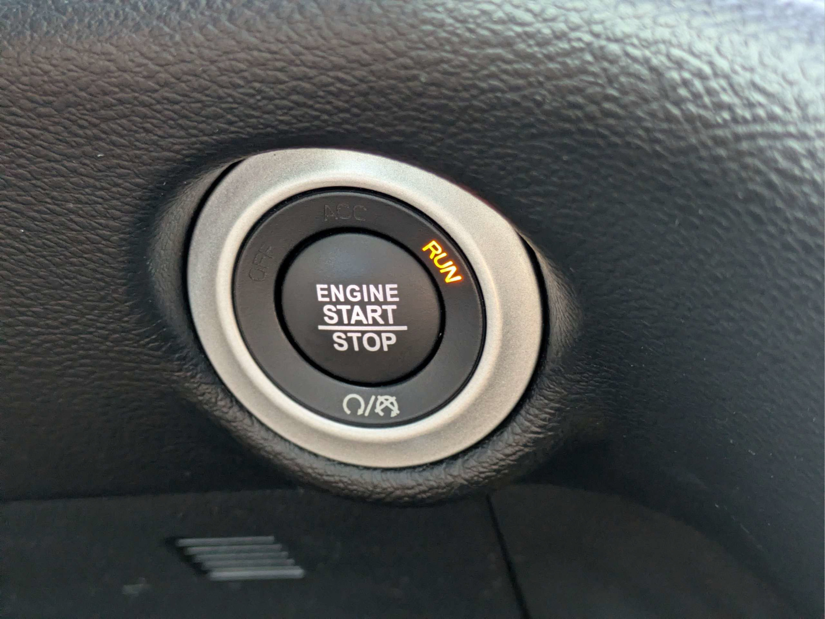 Used 2025 Chrysler Pacifica Select FWD image 27