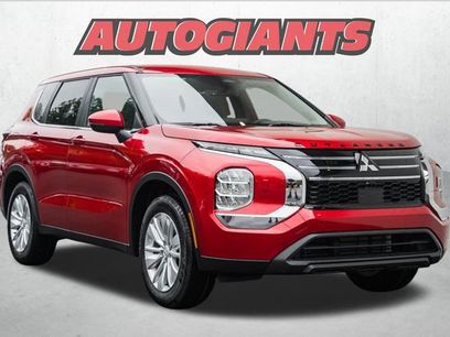 New 2025 Mitsubishi Outlander ES