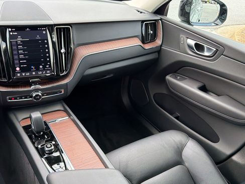 Certified 2024 Volvo XC60 B5 Plus w/ Protection Package Premier AWD/4WD image 28