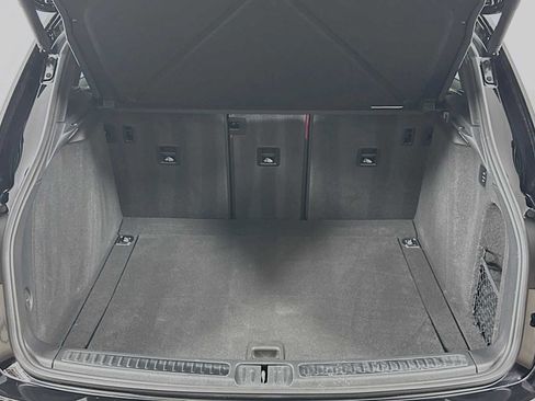 Certified 2025 Porsche Macan image 28