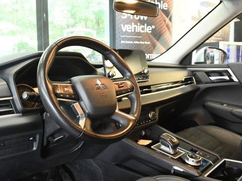 Used 2024 Mitsubishi Outlander SE AWD/4WD image 27