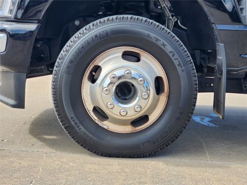 Certified 2024 Ford F350 Platinum AWD/4WD image 9