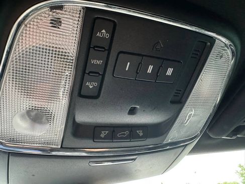 Used 2018 Jeep Grand Cherokee Limited AWD/4WD image 10