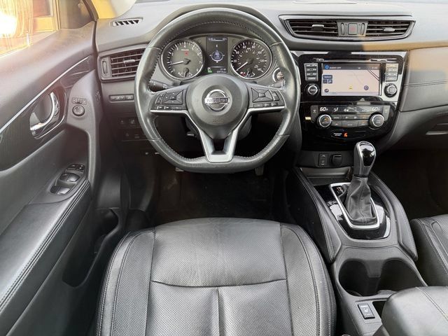 Used 2017 Nissan Rogue SL w/ SL Premium Package AWD/4WD image 26