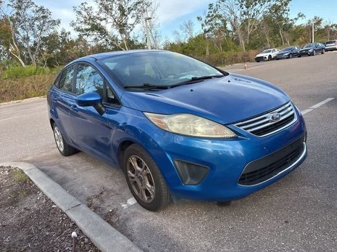 Used 2011 Ford Fiesta SE w/ 201A Rapid Spec Order Code image 4