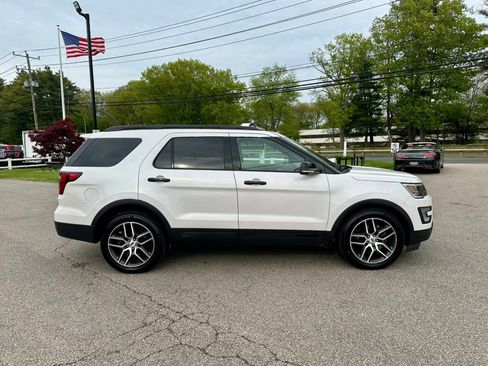 Used 2017 Ford Explorer Sport w/ Equipment Group 401A AWD/4WD image 5