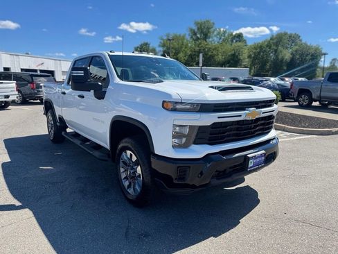 Used 2025 Chevrolet Silverado 2500 Custom w/ Snow Plow Prep/Camper Package AWD/4WD image 8