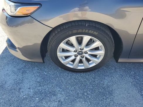 Used 2019 Toyota Camry XLE image 17