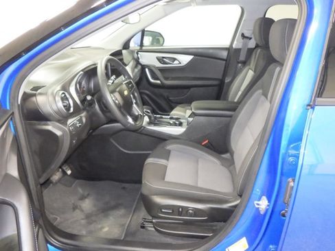 Used 2025 Chevrolet Blazer LT AWD/4WD image 8