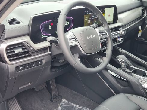 New 2025 Kia Telluride EX w/ EX Captain's Chair Package image 2