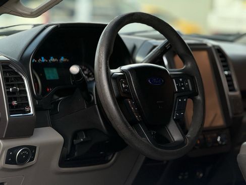 Used 2015 Ford F150 XLT image 11