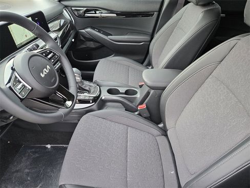 New 2026 Kia Seltos S image 9