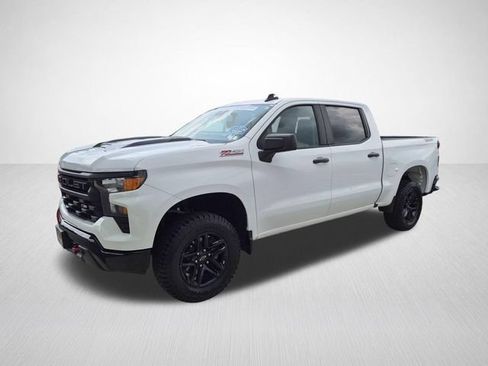 Used 2025 Chevrolet Silverado 1500 Custom Trail Boss AWD/4WD image 6
