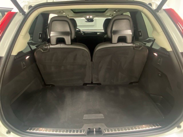 Used 2025 Volvo XC90 B5 Core AWD/4WD image 9