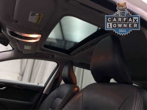 Used 2016 Volvo XC70 T5 Premier w/ Proximity Package image 26