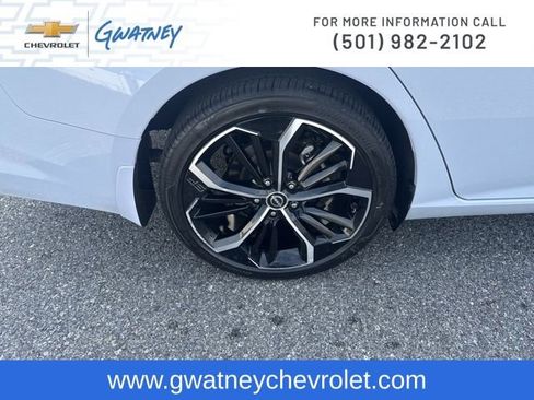 Used 2024 Nissan Altima 2.5 SR w/ SR Premium Package image 11