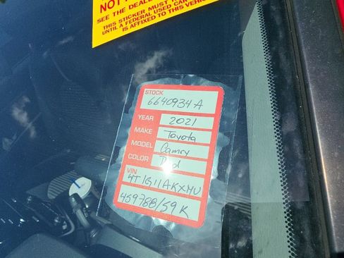 Used 2021 Toyota Camry SE FWD image 7