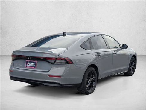 Certified 2025 Honda Accord SE image 5