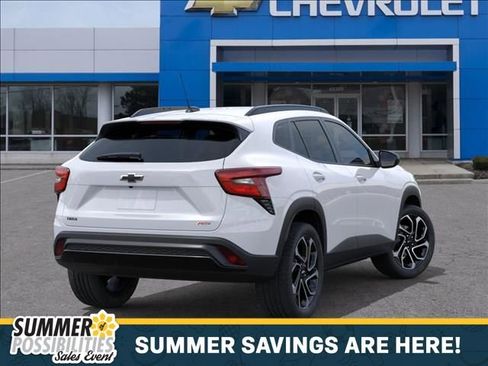 New 2026 Chevrolet Trax RS w/ Sunroof Package FWD image 4