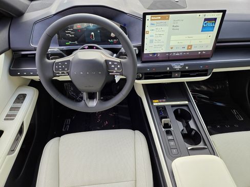 New 2026 Lexus ES 350e FWD image 8