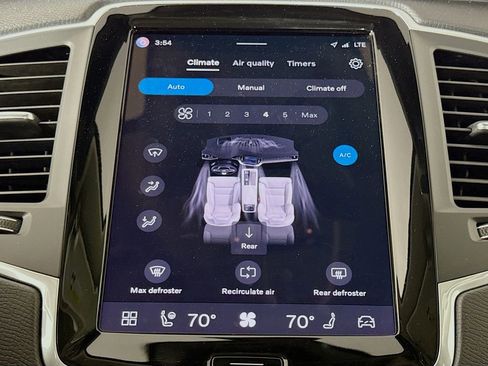 Certified 2025 Volvo XC90 B5 Core w/ Protection Package Premier image 16