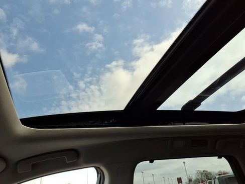 New 2026 Nissan Pathfinder SL w/ SL Premium Package AWD/4WD image 16