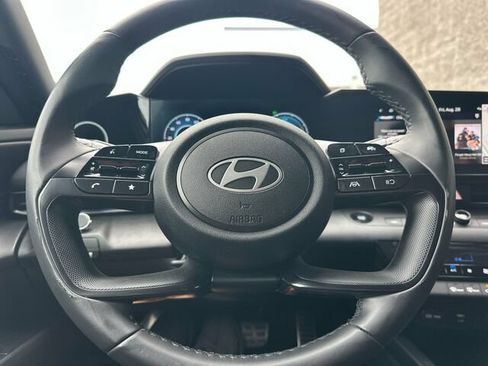 Used 2025 Hyundai Elantra SEL FWD image 27