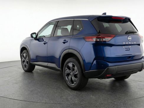 Used 2025 Nissan Rogue SV image 6