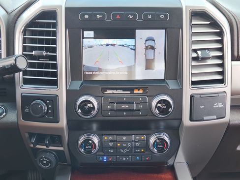 Used 2020 Ford F250 King Ranch w/ King Ranch Ultimate Package AWD/4WD image 18
