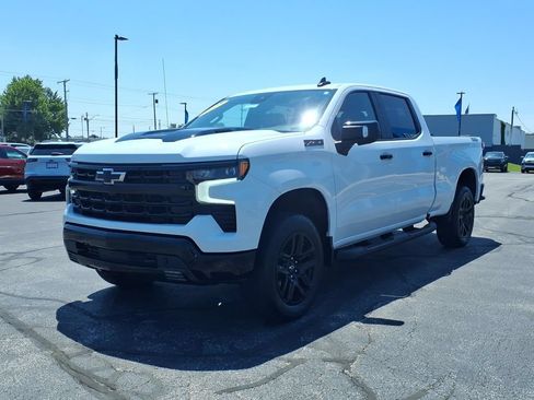 Used 2025 Chevrolet Silverado 1500 LT Trail Boss w/ Convenience Package II AWD/4WD image 3