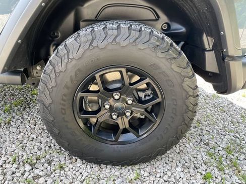 Used 2024 Jeep Wrangler Unlimited AWD/4WD image 17