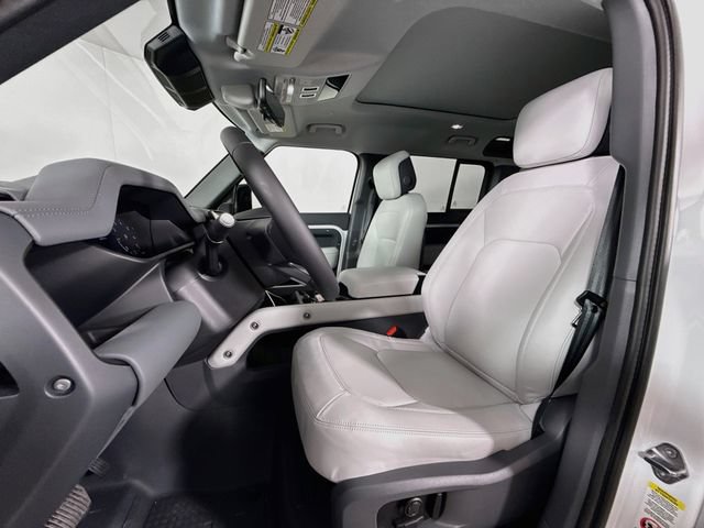 New 2026 Land Rover Defender 110 X-Dynamic SE AWD/4WD image 11