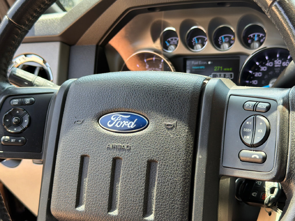 Used 2016 Ford F250 Lariat w/ Lariat Ultimate Package AWD/4WD image 31