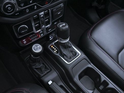 Used 2024 Jeep Wrangler Unlimited Rubicon image 29