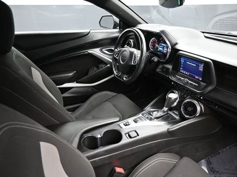 Used 2022 Chevrolet Camaro LT RWD image 10