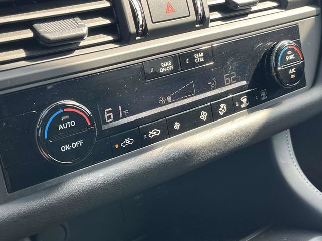 Used 2025 Nissan Pathfinder S FWD image 30