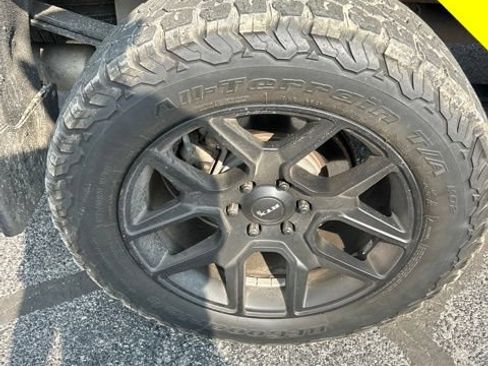 Used 2020 GMC Sierra 1500 AT4 AWD/4WD image 8