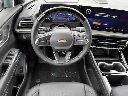 New 2025 Chevrolet Traverse LT w/ Enhanced Driving Package image 15