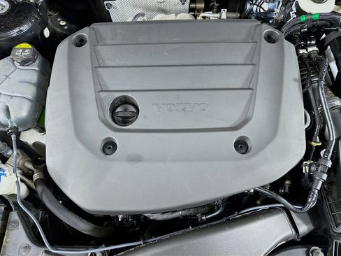 Used 2023 Volvo XC40 B5 Core w/ Protection Package Premier image 33