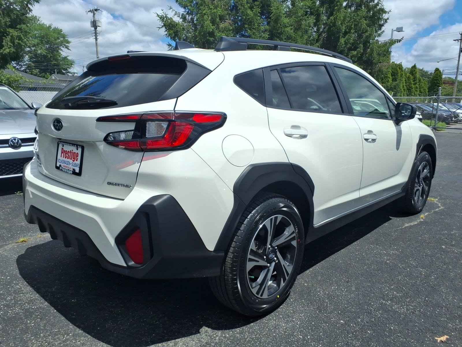Used 2024 Subaru Crosstrek 2.0i Premium AWD/4WD image 2