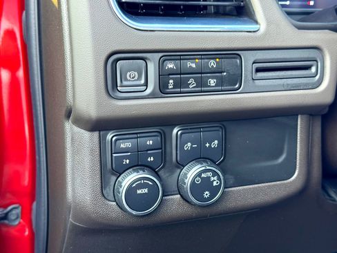 Used 2023 Chevrolet Tahoe Z71 w/ Luxury Package image 15