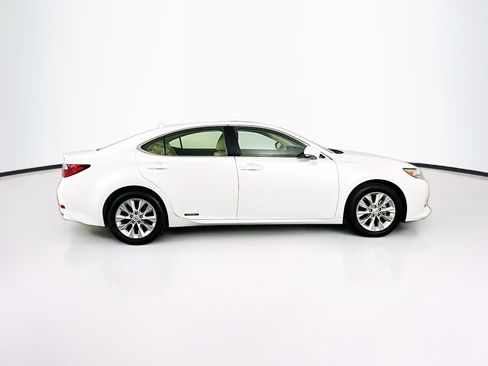 Used 2013 Lexus ES 300h w/ Luxury Pkg FWD image 10