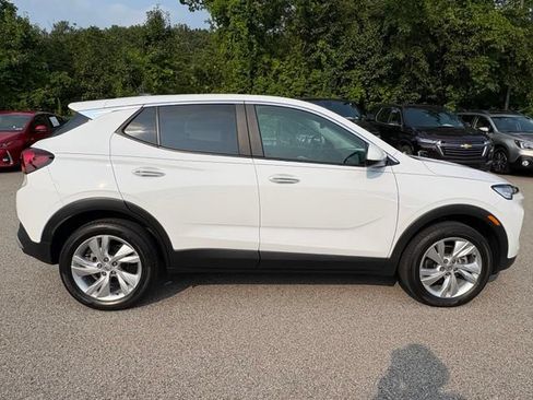 Used 2024 Buick Encore GX Preferred w/ Comfort Package AWD/4WD image 8