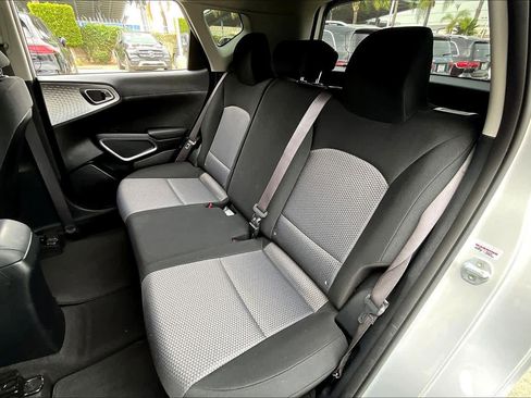 Used 2021 Kia Soul LX image 20