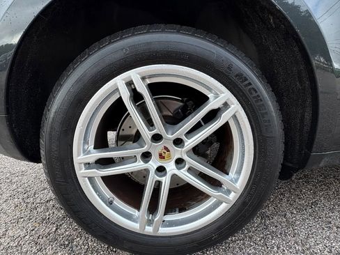 Used 2019 Porsche Macan AWD/4WD image 33