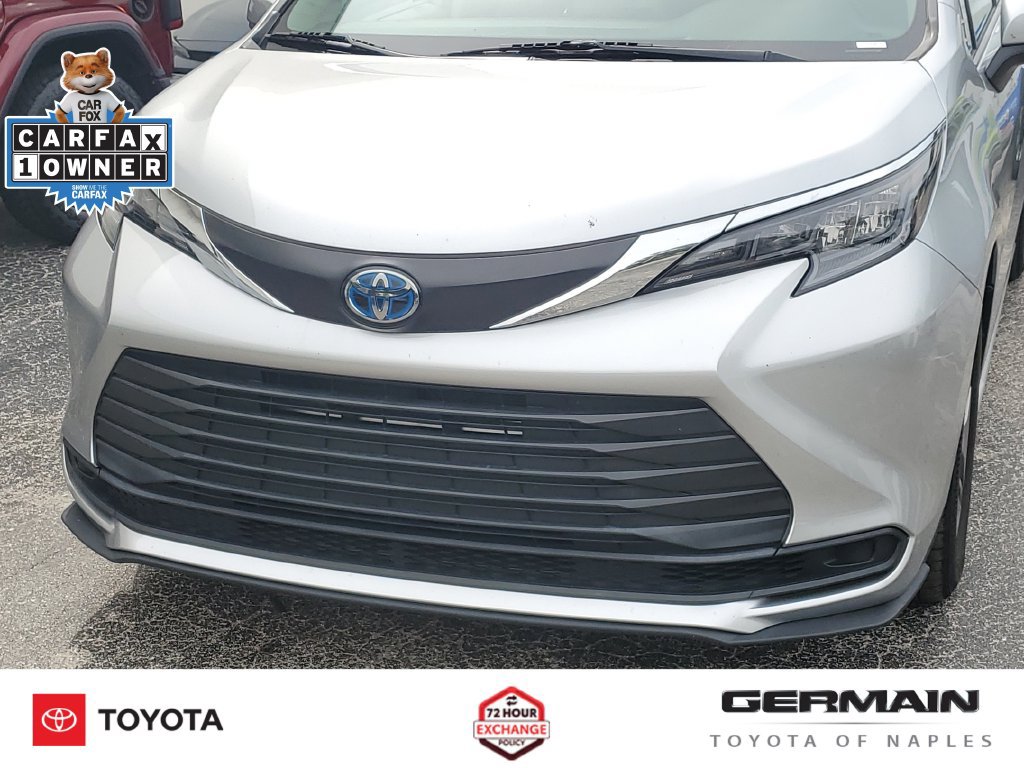 Used 2024 Toyota Sienna LE FWD image 14