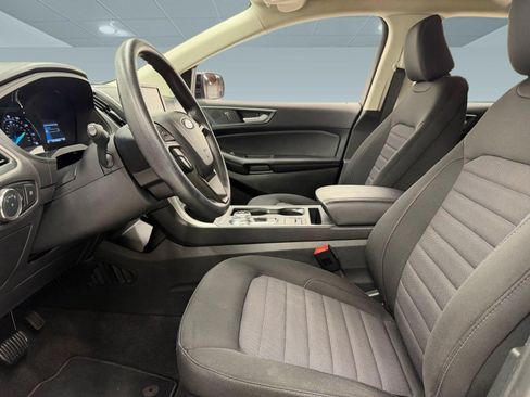Used 2024 Ford Edge SE w/ Black Appearance Package AWD/4WD image 4