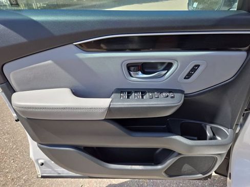 Used 2025 Honda Pilot EX-L image 17